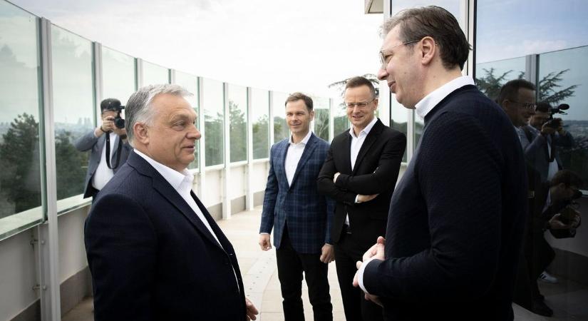 Orbán Viktor munkalátogatásra Belgrádba érkezett