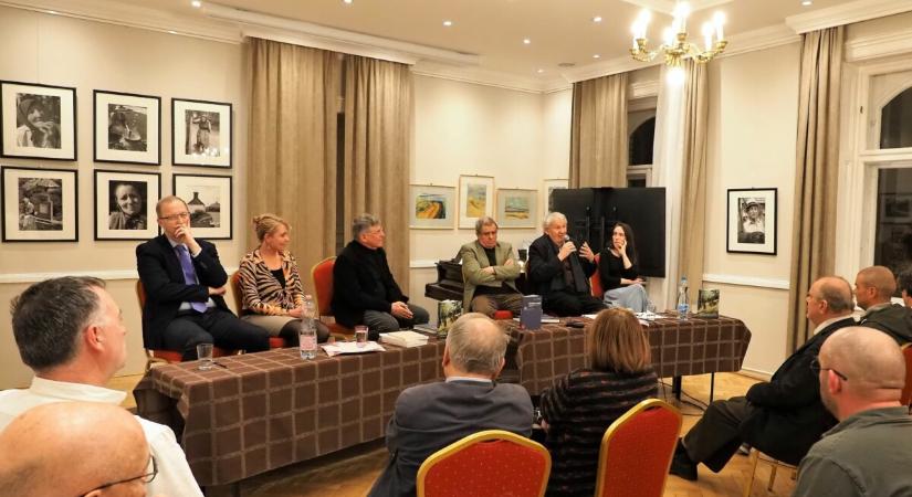 Egy eltűnt vallási közösség nyomában – kerekasztal-beszélgetés az erdélyi szombatosok történetéről