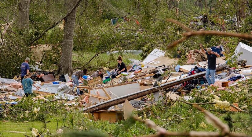Tornádó: 23-ra emelkedett a halottak száma, sokan megsérültek Mississippiben