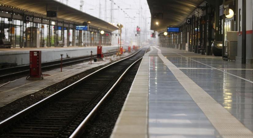 Huszonnégy órás sztrájkra készül a DB, a munkabeszüntetés érinti a Budapestről induló vonatokat is