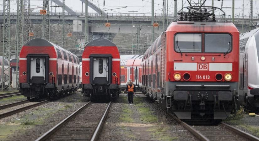Sztrájkolnak a német vasutasok, káosz várható a közlekedésben, Magyarországot is érinti