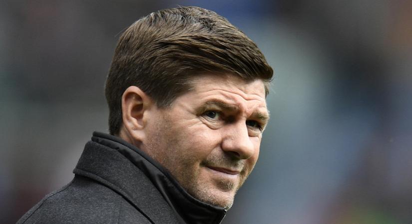 Úgy hergelte a szurkolókat Steven Gerrard, mintha még ma is focizna - videó