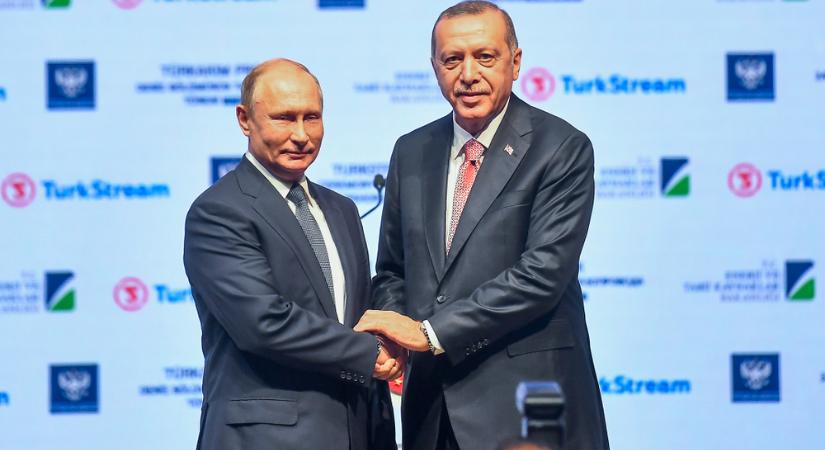 Telefonon beszélt egymással a török és az orosz elnök