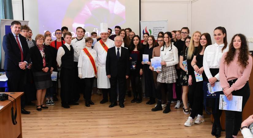 Örökzöld dallamok is felcsendültek a francia kultúra ünnepén