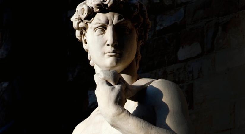 Firenzében tüntetik ki a Dávid-szobor megmutatása miatt kirúgott iskolaigazgatót