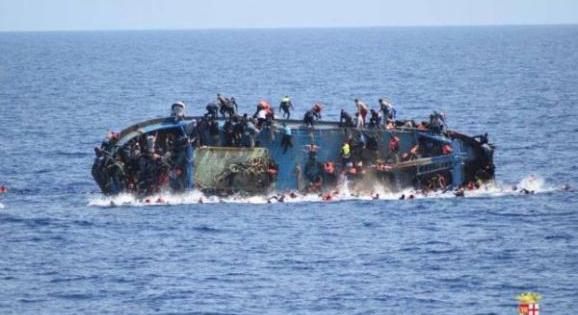 Sokan meghaltak, miután migránsokat szállító csónak süllyedt el Tunézia partjainál