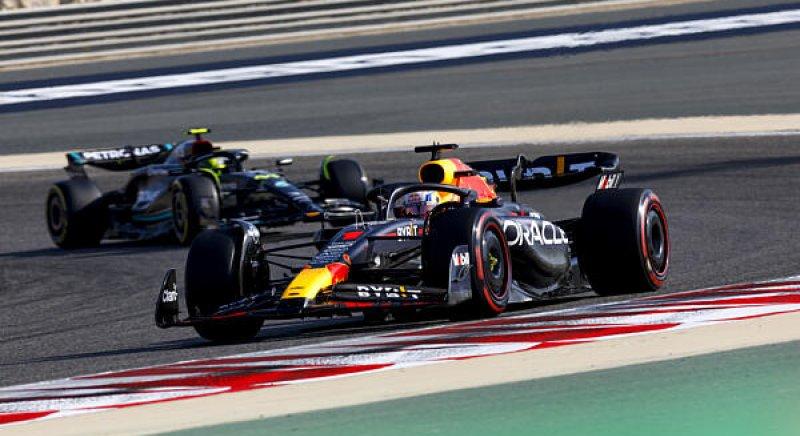 „Lewisnak csipkednie kell magát a nyolcadikkal” – tíz vb-címet jósol Verstappennek Jordan