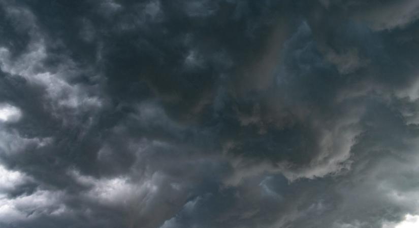 Jön az ítéletidő: eső, viharok, orkán erejű szél – durva lesz a jövő hét nyitánya