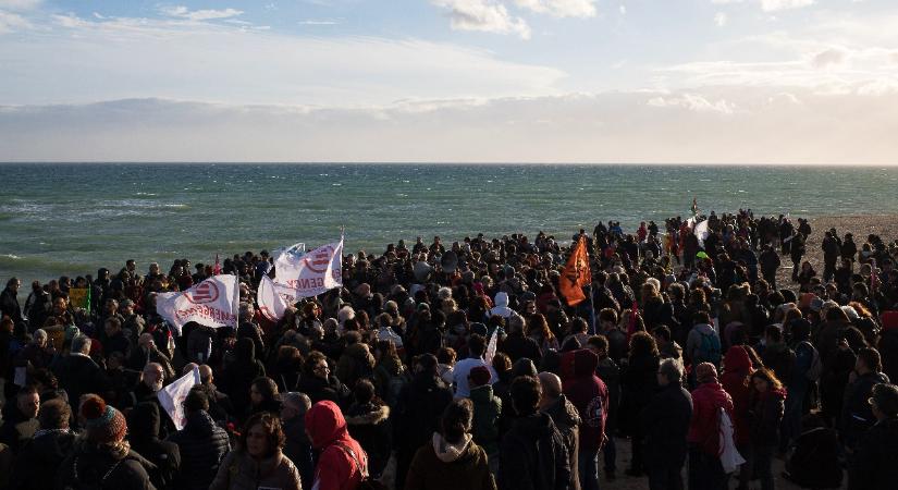 Illegális migráció: elsüllyedt két csónak Tunézia partjainál, legkevesebb 29-en meghaltak