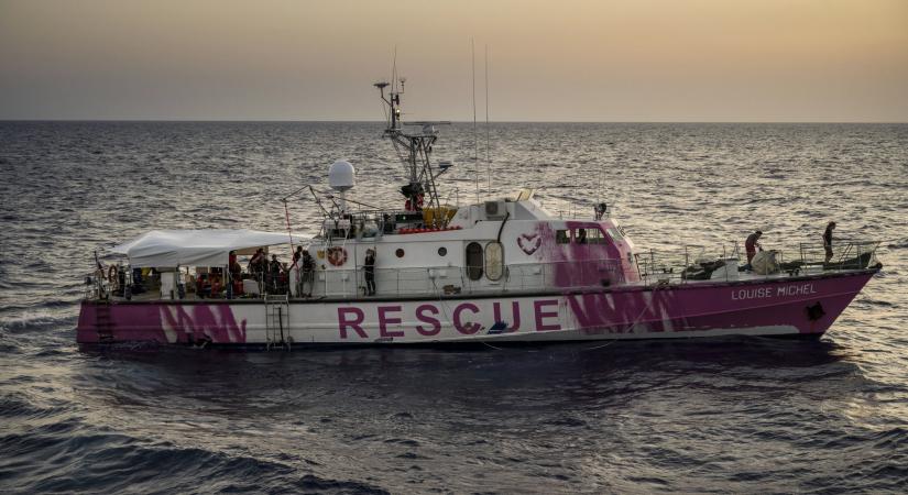 Lefoglalták Banksy mentőhajóját az olaszok