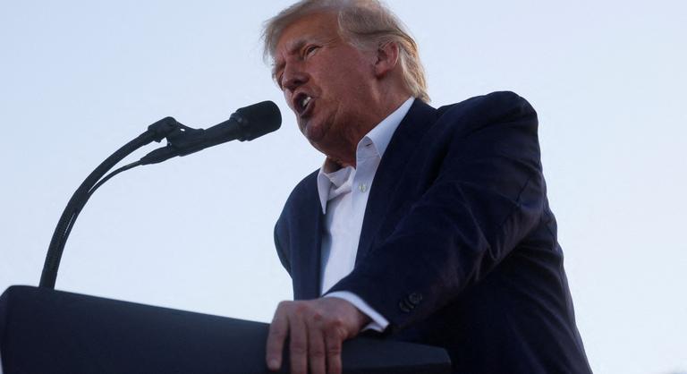 Donald Trump berobbantotta a kampányát, a végső küzdelemről beszélt