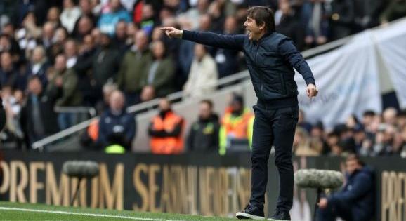 Antonio Conte távozik a Tottenham Hotspurtől