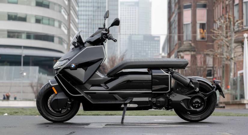 BMW CE04 – mert a fekete már 100 éve divat