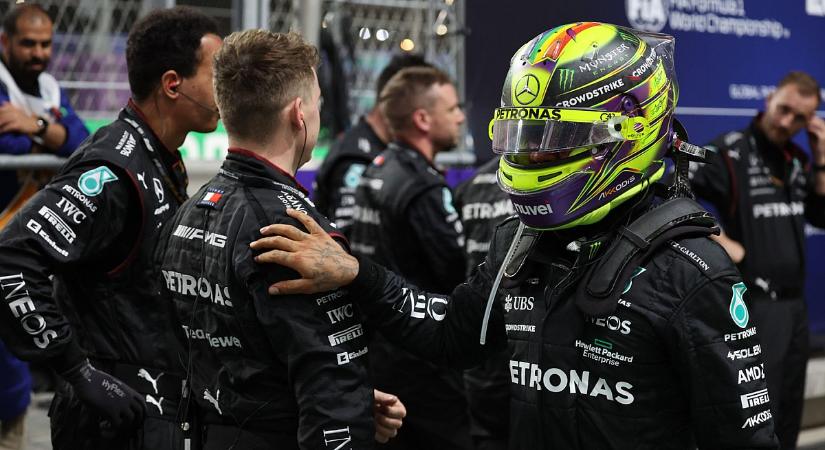 Paddy Lowe nem ért egyet Hamiltonnal: A Mercedesnek volt a legnagyobb előnye