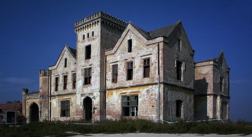 Megrendítő látvány az egykor pompás magyar kastély: 4 elegáns épület, ami mára romjaiban pusztul
