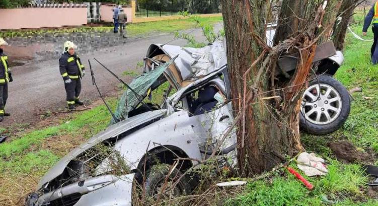 Megrázó tragédia: fának csapódott kocsijával és meghalt egy 22 éves nő Örkényben