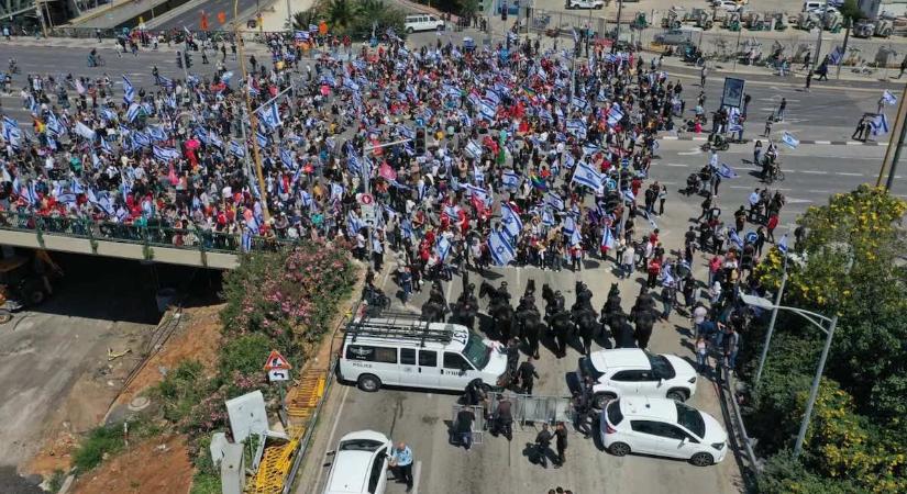 Általános sztrájkot hirdetett Izraelben a szakszervezeti szövetség, ha folytatódik a jogrend átalakítása