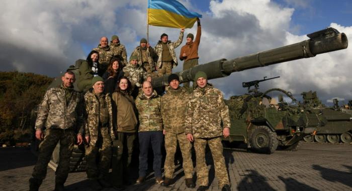 Véget ért az ukrán katonák kiképzése a brit Challenger 2 harckocsikra