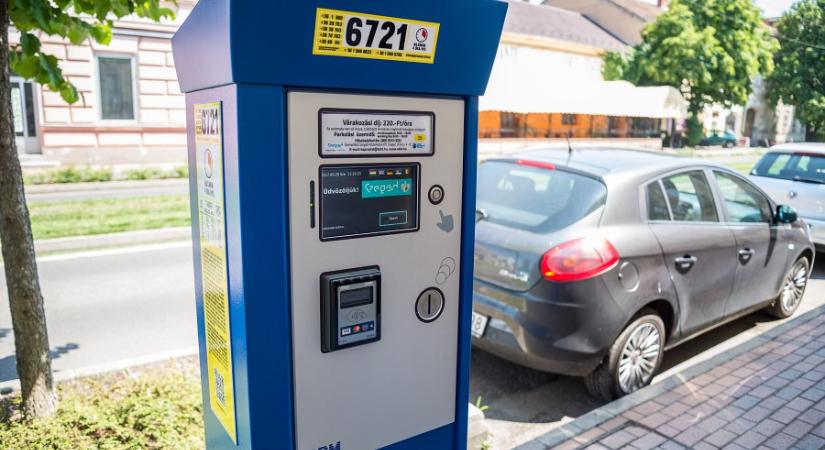 Jön az újabb parkolási sarc, telepítik az új automatákat Szegeden