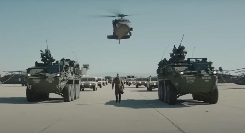 Felfüggesztette toborzókampányát az amerikai hadsereg, miután az egyik reklámarcát őrizetbe vették