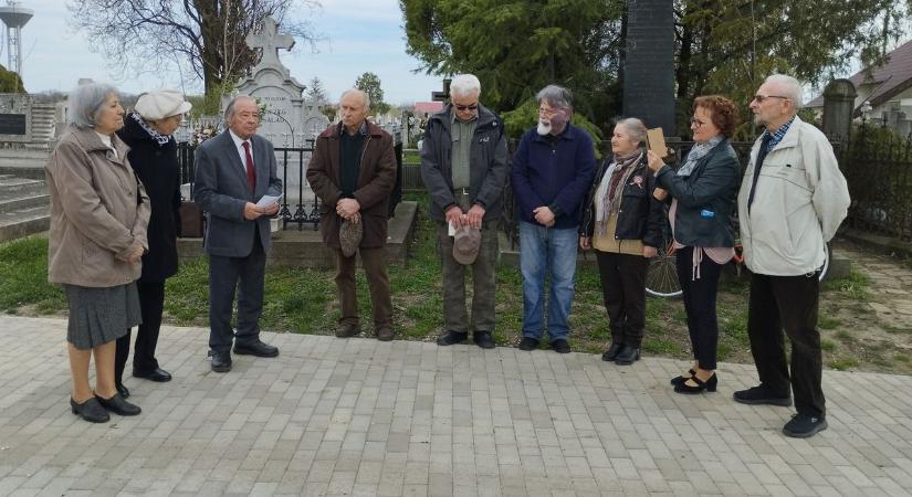 A hősi halottakra emlékeztek a lengyel-magyar barátság napján Kunszentmártonban
