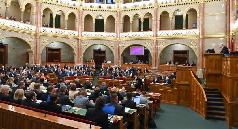 Megszavazta a magyar parlament a finn NATO-csatlakozást