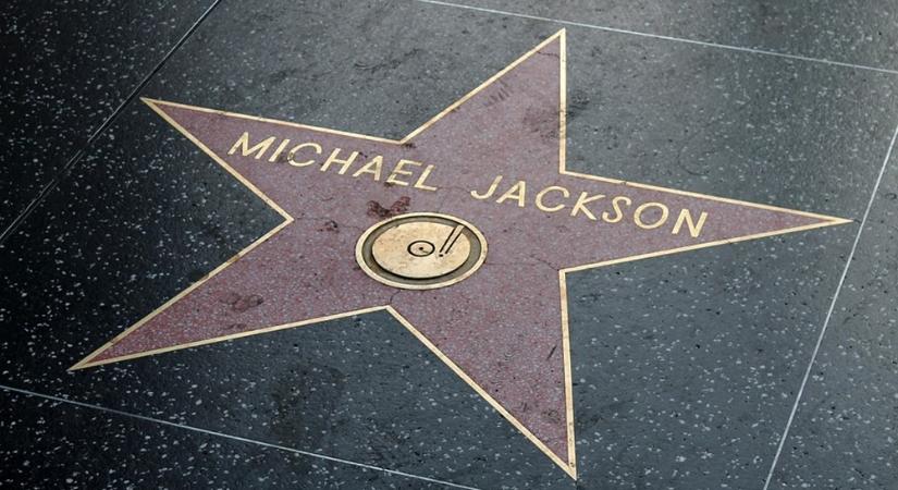 Michael Jacksont letáncolva lopta el a show-t egy lagzin az idősebb úr