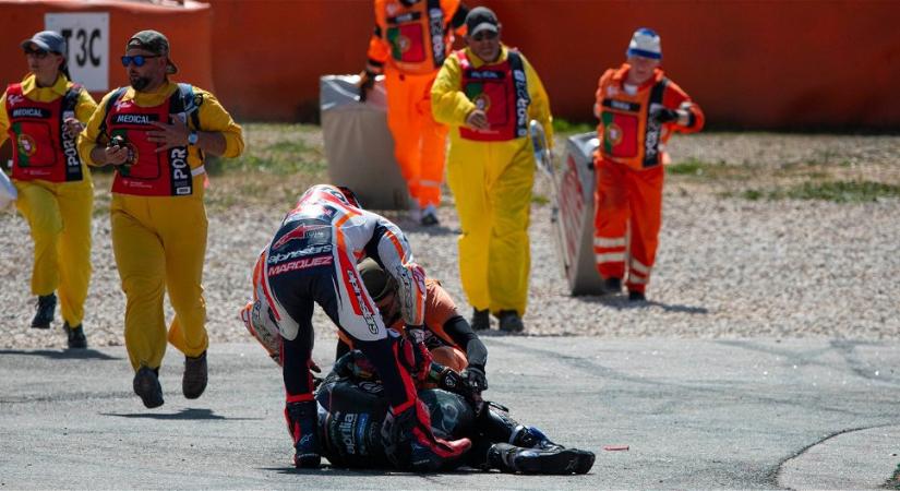 A magyar rajongók is meggyűlölték a horrorbukást túlélő MotoGP világbajnokot