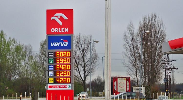 Drágább lesz a benzin, a gázolaj ára azonban csökken