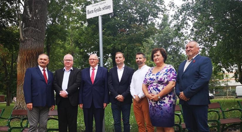 Kormányhivatal: jogszabálysértő a Fővárosi Közgyűlés Horn Gyula sétánnyal kapcsolatos döntése