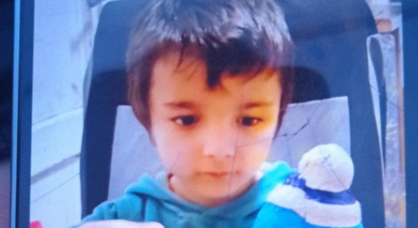 Eltűnt egy ötéves kisfiú Tolnában, több százan kutatnak utána