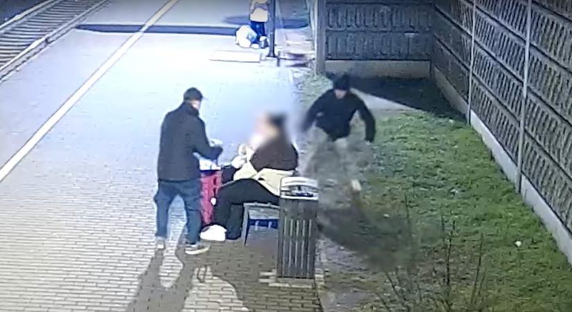 Videón a Ferihegy vasútállomáson lévő trükkös tolvajok