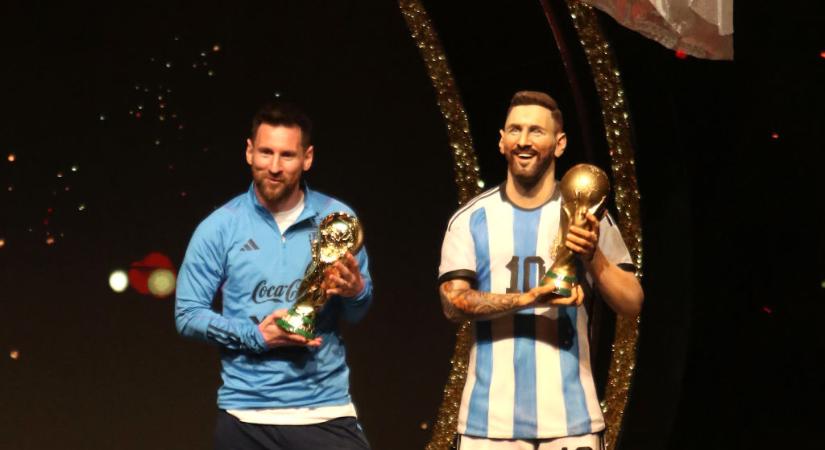 Lionel Messi életnagyságú szobrot kapott