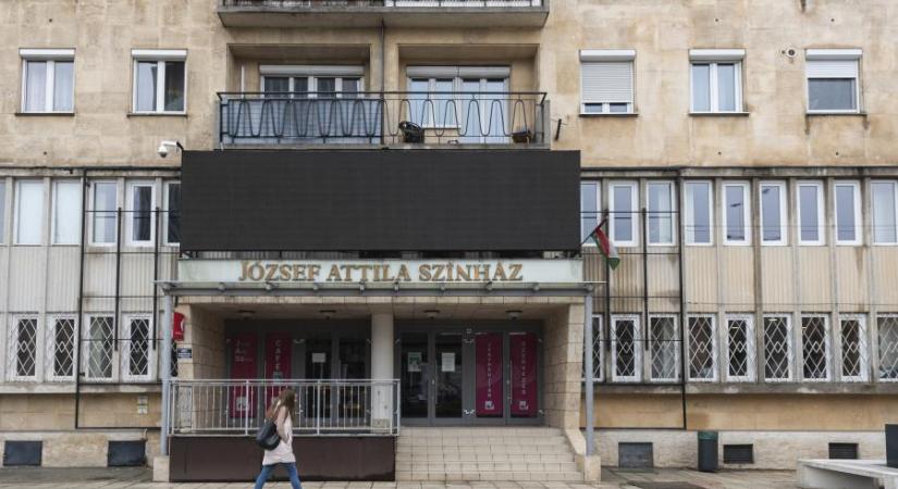 Visszatartják színházi pénzeket, a hat közös fenntartású budapestiből eddig csak a jobboldali Dörner György vezette Újszínház kapott