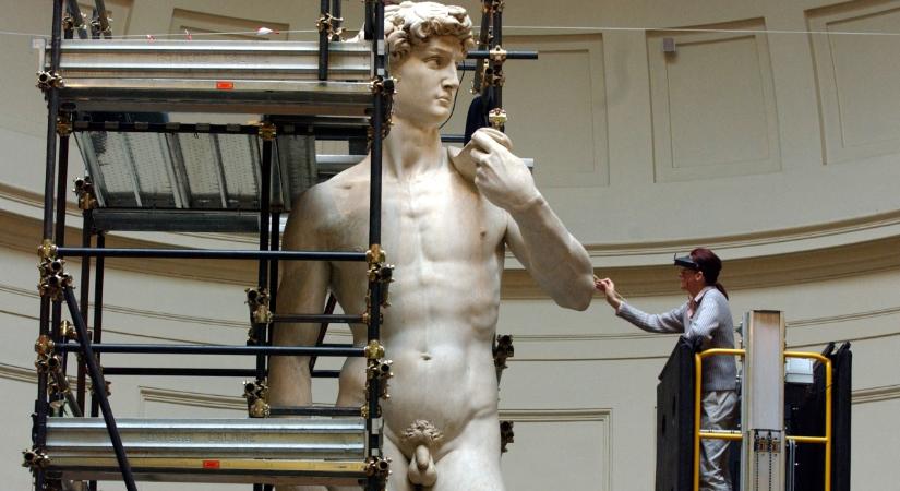 Pornónak nézték Dávid szobrát Floridában, meghívást kaptak Firenzébe