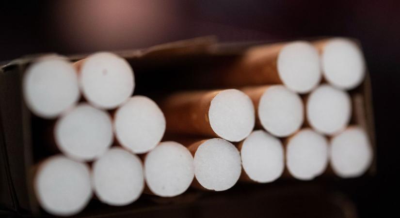 Megint lecsapott a NAV, rengeteg bolgár zárjegyes cigarettát találtak egy furgonban