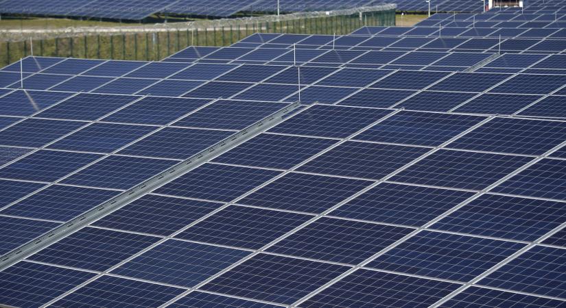 Dübörög a napelempiac – reagált a minisztérium
