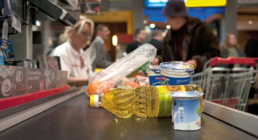 Elemző: Három hónappal meghosszabbíthatják az árstopokat