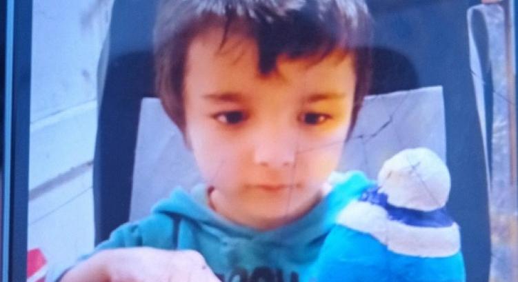 Eltűnt egy 6 éves kisfú Tolnában: már a TEK-et is bevetették, több százan keresik