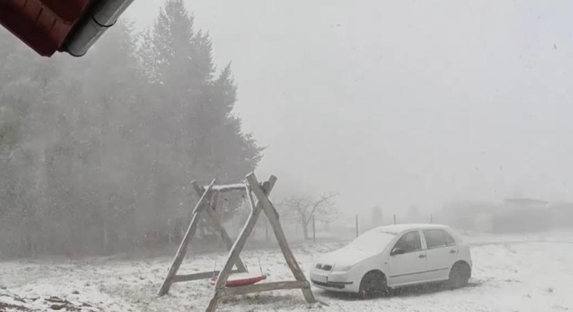 Videó: úgy esett a hó a Bakonyban ma, mintha a legdurvább télben lennénk