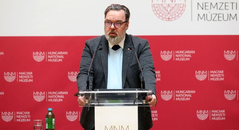 L. Simon László riadót fújt: meg kell védeni az anarchista klímaaktivistáktól a magyar műkincseket
