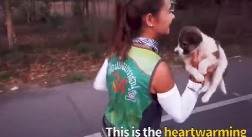 Nagy felfordulást okozott egy kiskutya az egyik maratonon – videó