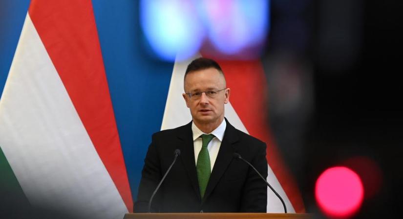 Szíjjártó Péter: a Roszatommal akarjuk felépíteni az új paksi blokkokat