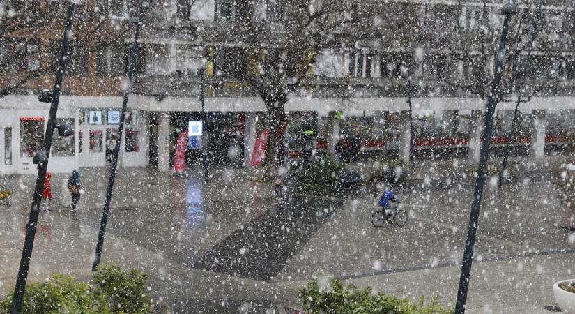 Most jutott eszébe a debreceni időjárásnak, hogy be kéne pótolni a telet – fotókkal, videóval