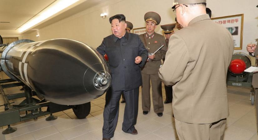 Kim Dzsongun növelni akarja Észak-Korea nukleáris fegyverkészletét