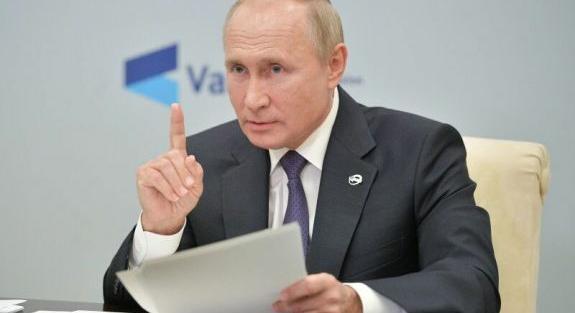 Putyin bilincsben? Szakértők szerint komolytalan a hágai elfogatóparancs