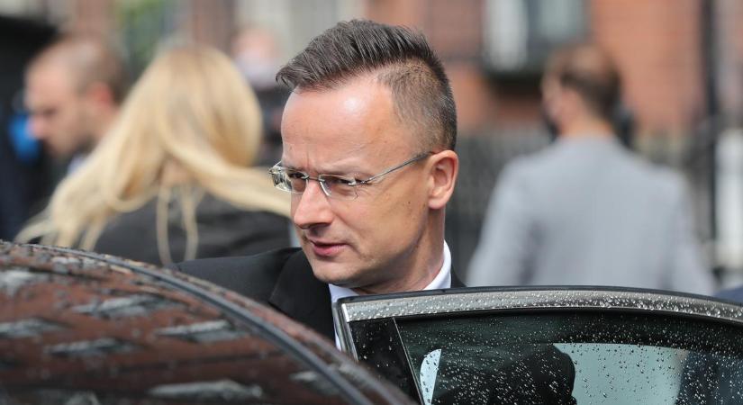 Szijjártó Péter Brüsszelben: „Hazugság, hogy a kormány elállna az orosz Roszatommal való együttműködéstől”