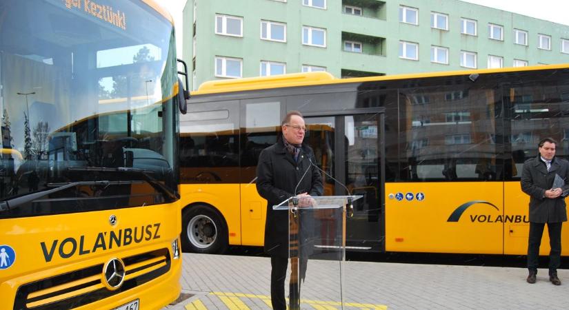 Új autóbuszok a korszerűbb közlekedésért