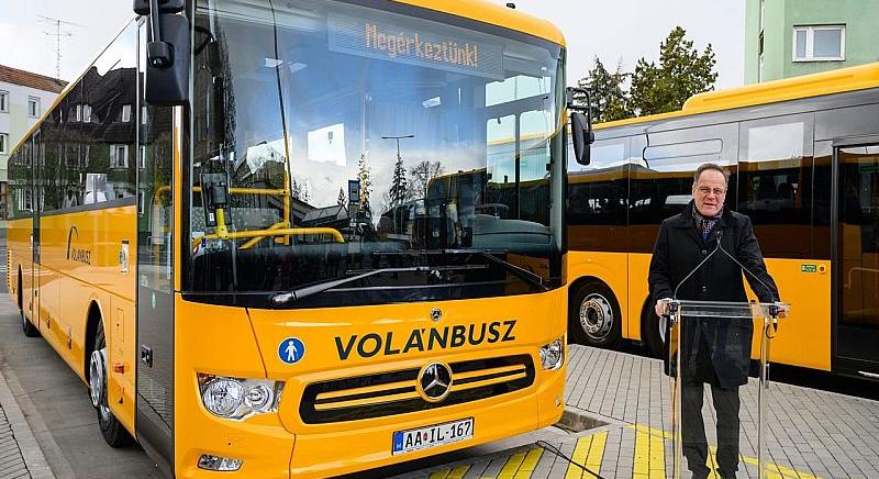 Új buszokat adtak át Veszprém vármegyében