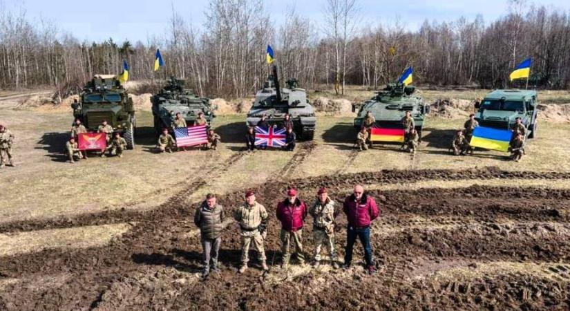 Az ukrán védelmi tárca már a twitteren vág fel a nyugati tankokkal